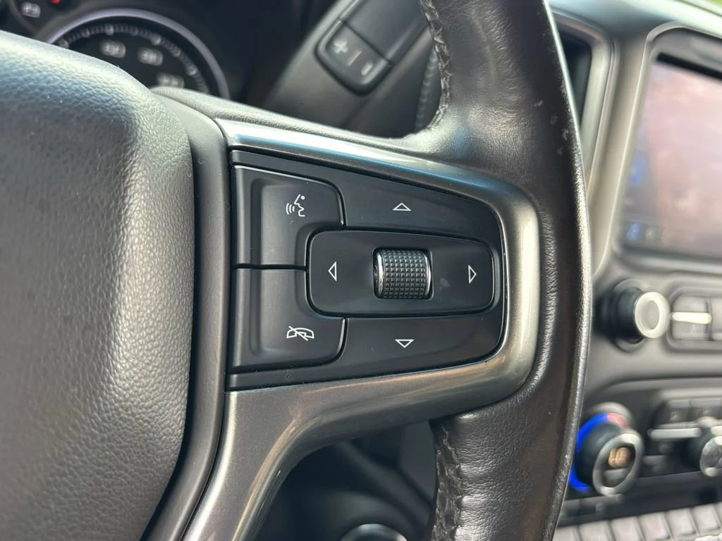 Used 2020 SUMMIT WHITE Chevrolet LT image 30