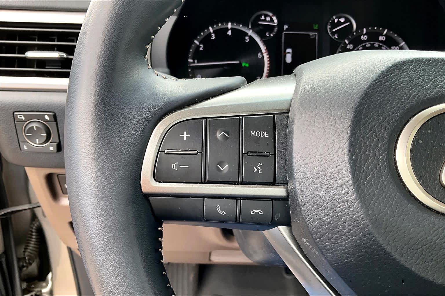 Used 2023 Atomic Silver Lexus Premium image 21