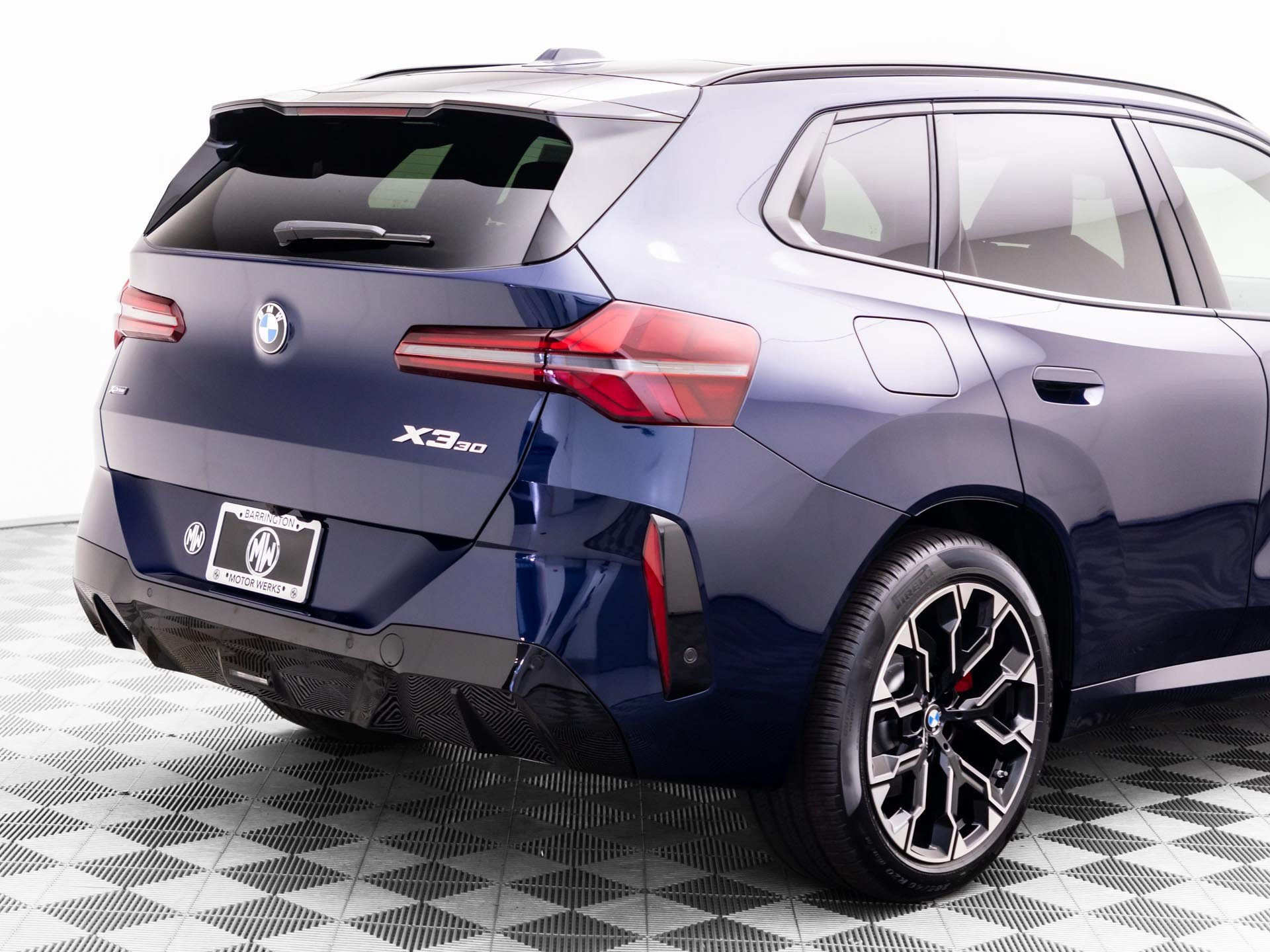 New 2026 Tanzanite Blue II Metallic BMW 30 xDrive image 37