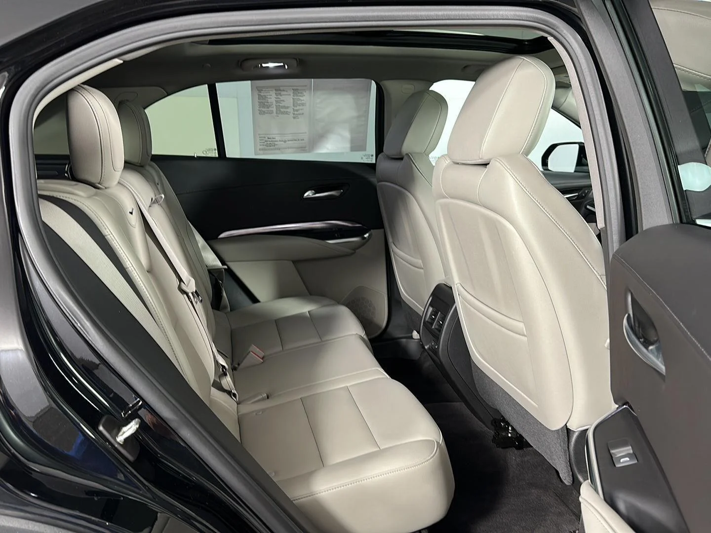 Used 2022 Stellar Black Metallic Cadillac AWD Luxury image 30