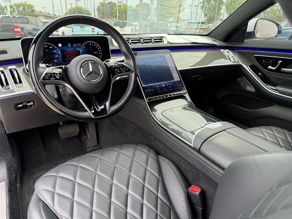Used 2025 Black Mercedes-Benz S 580e image 8