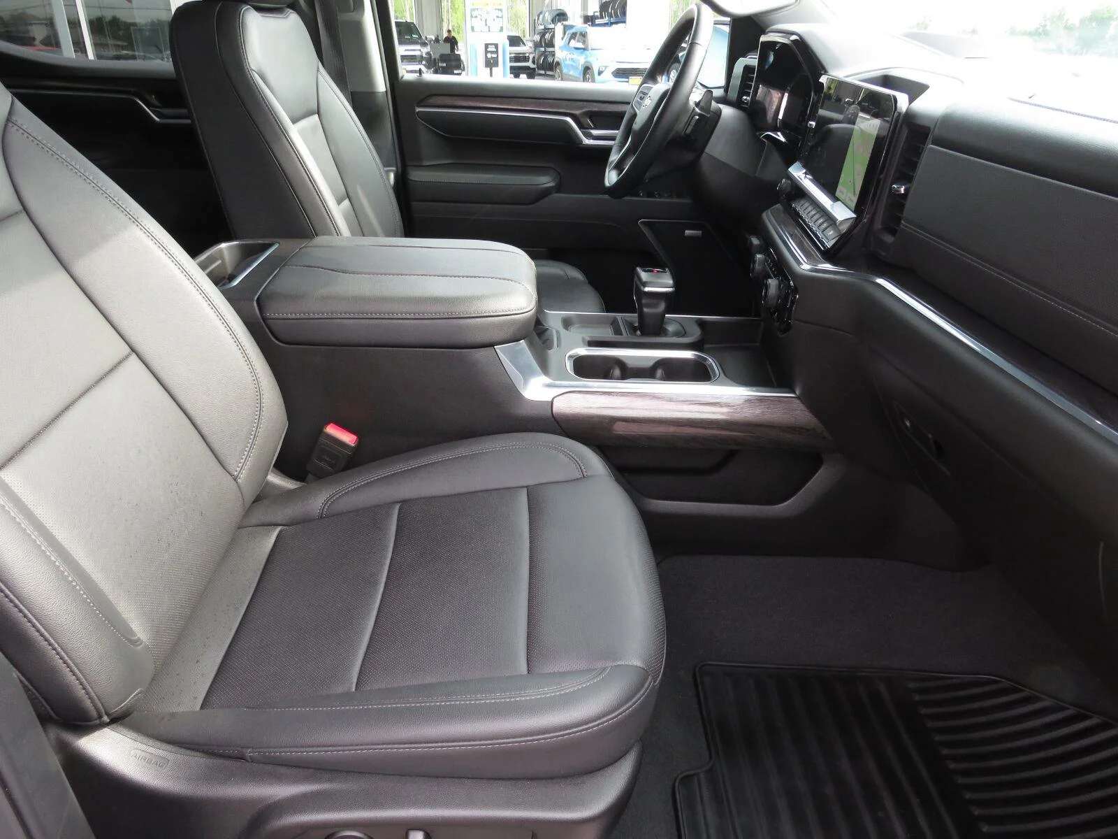 Used 2025 Black Chevrolet LTZ image 20