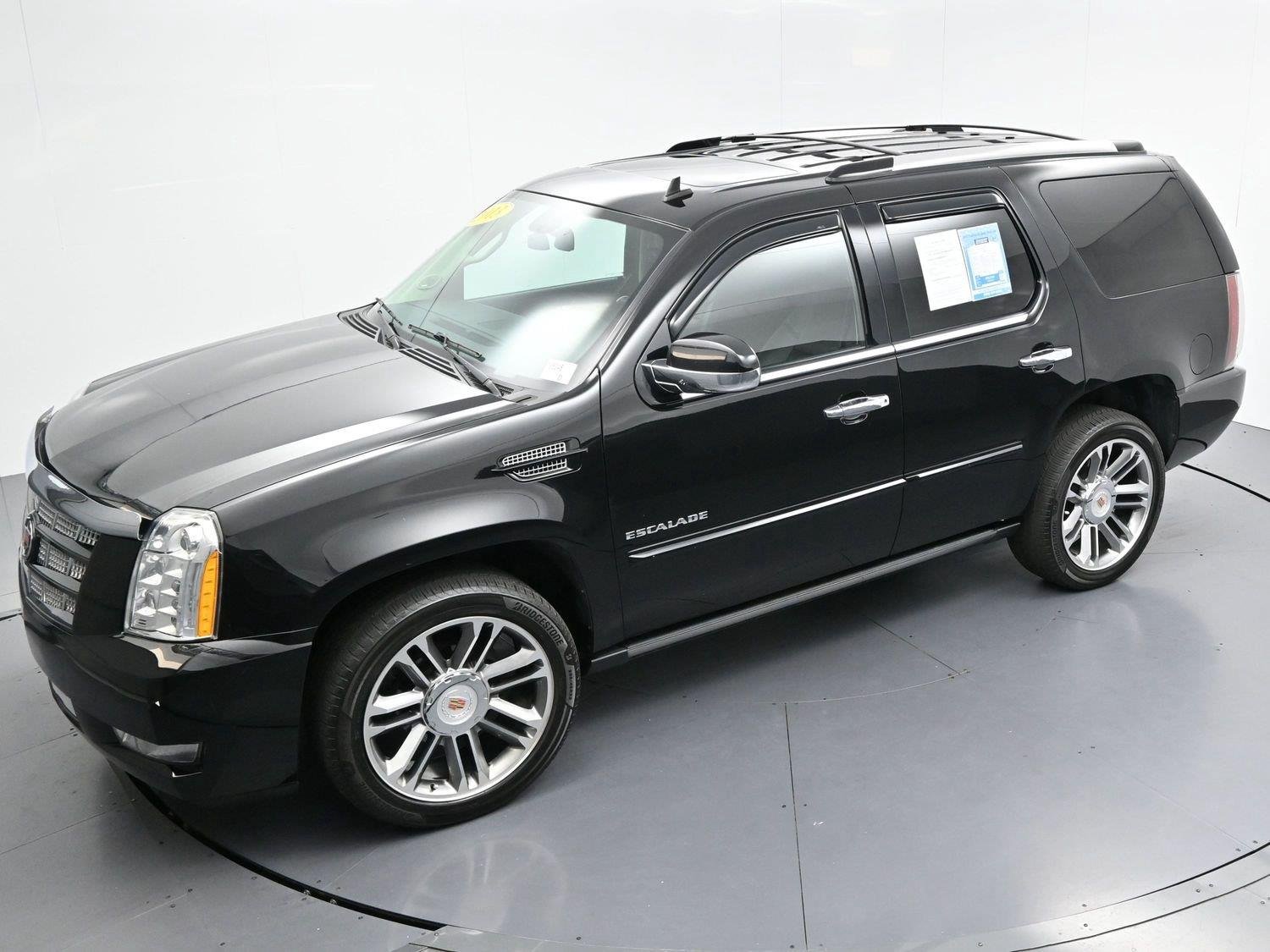 Used 2013 Black Raven Cadillac Premium image 46