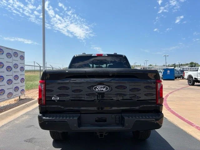 New 2026 Agate Black Metallic Ford XLT image 5