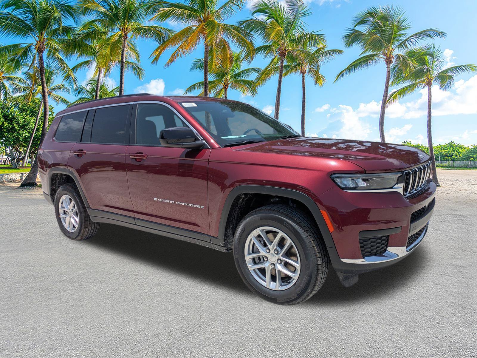 New 2026 Velvet Red Pearl-Coat Exterior Paint Jeep Laredo X image 2