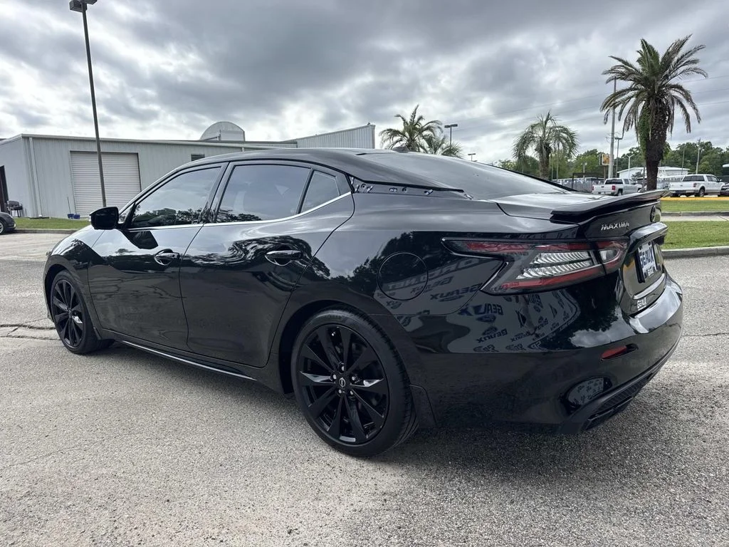 Used 2023 Black Nissan SR image 9