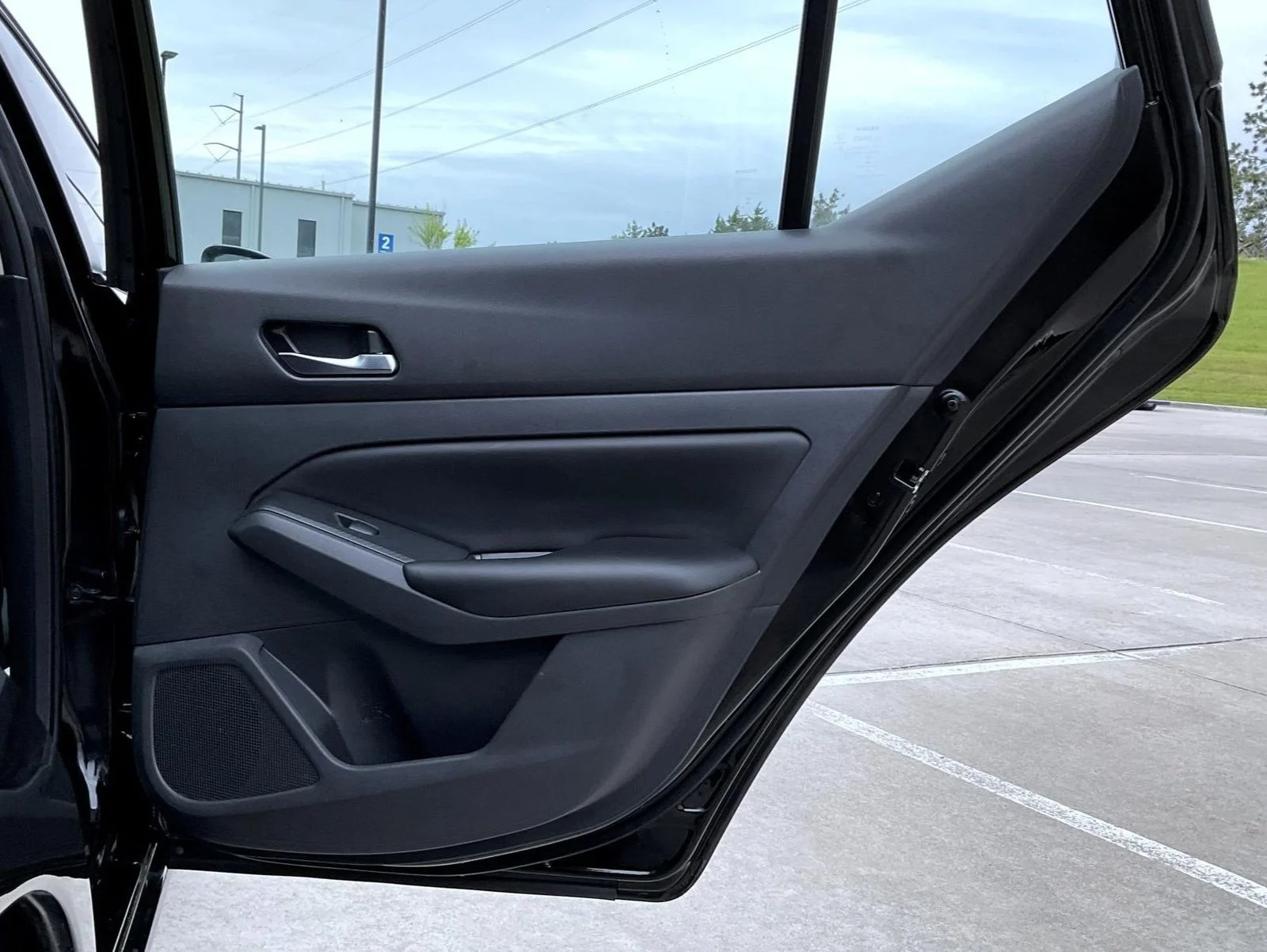 Used 2022 Black Nissan 2.5 S image 18