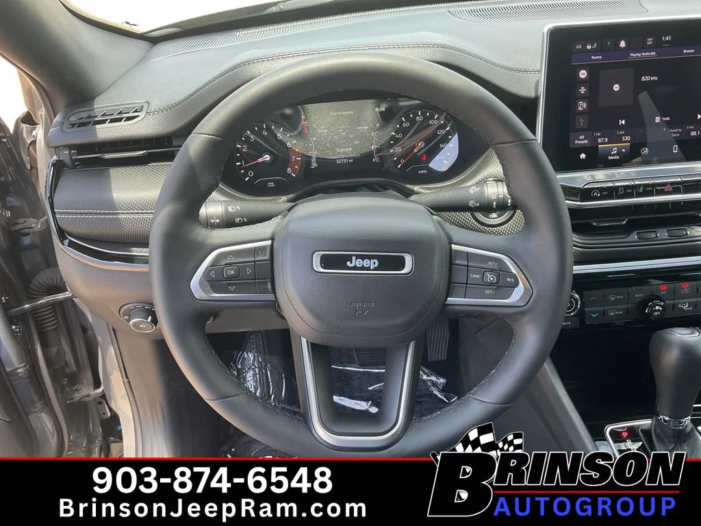 Used 2023 Grey Jeep Altitude image 33