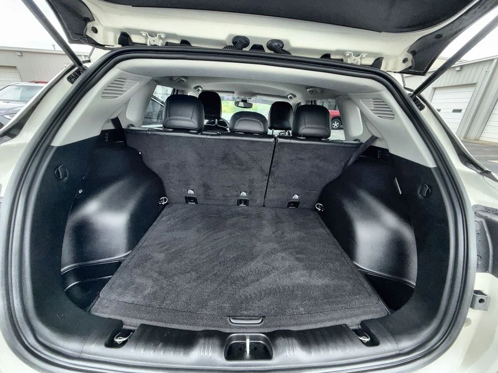 Used 2019 White Jeep Limited image 23