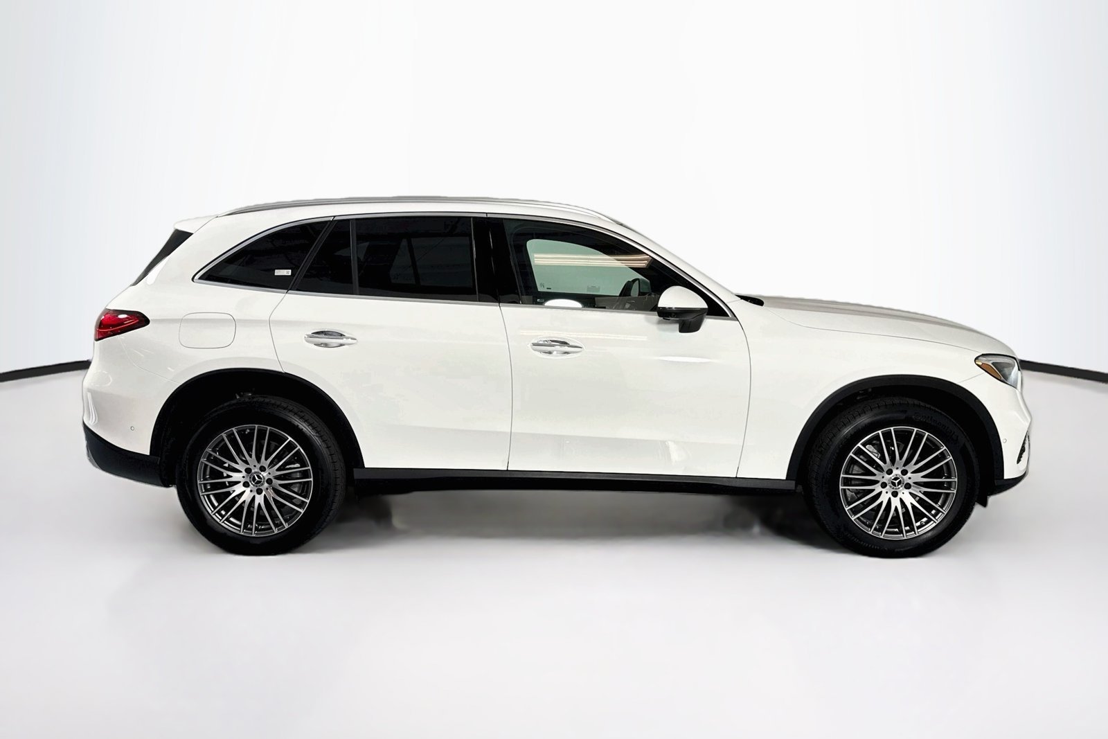 Certified Used 2026 Polar White Mercedes-Benz GLC 300 image 4