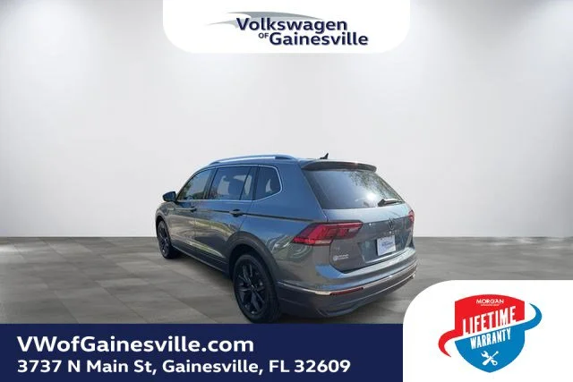 Certified Used 2024 Platinum Gray Metallic Volkswagen SE image 4