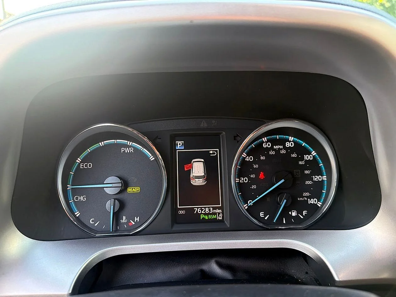 Used 2016 Gray Toyota Limited image 19