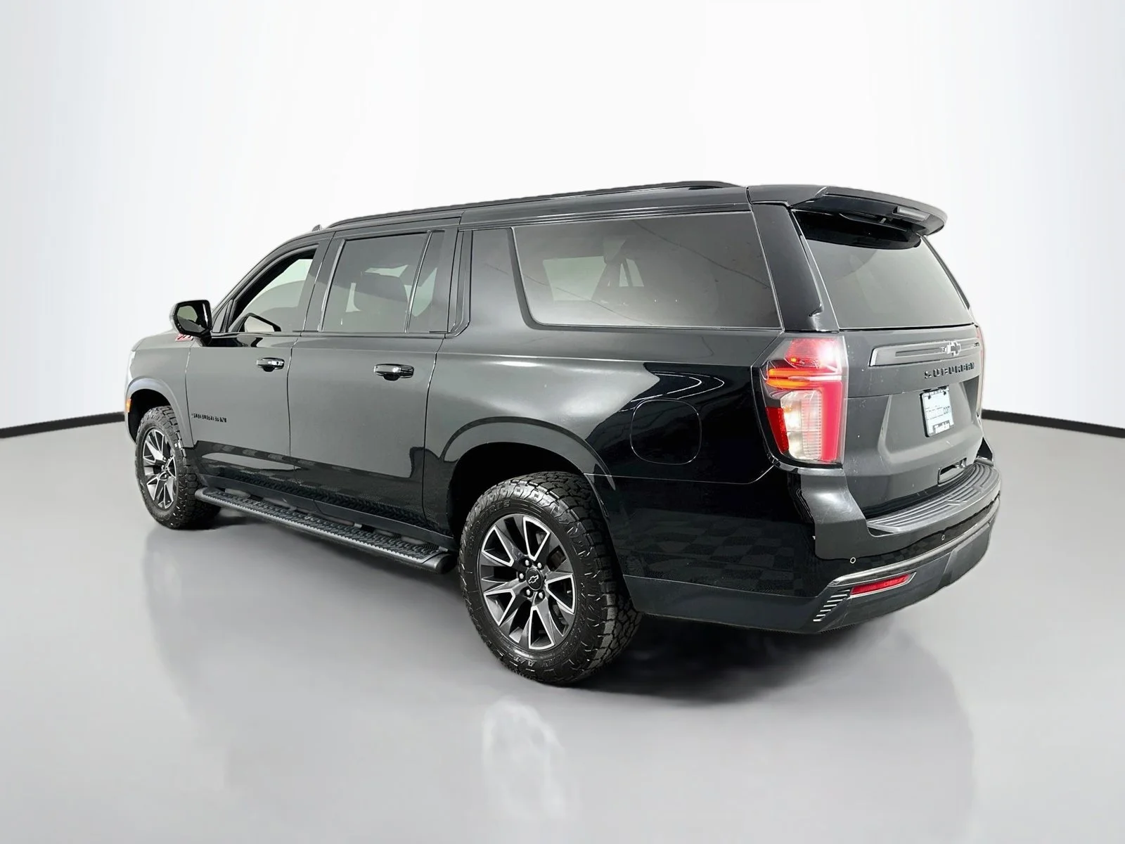 Used 2022 Black Chevrolet Z71 image 6