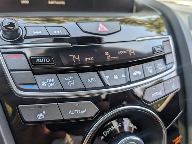 Used 2024  Acura Base image 26