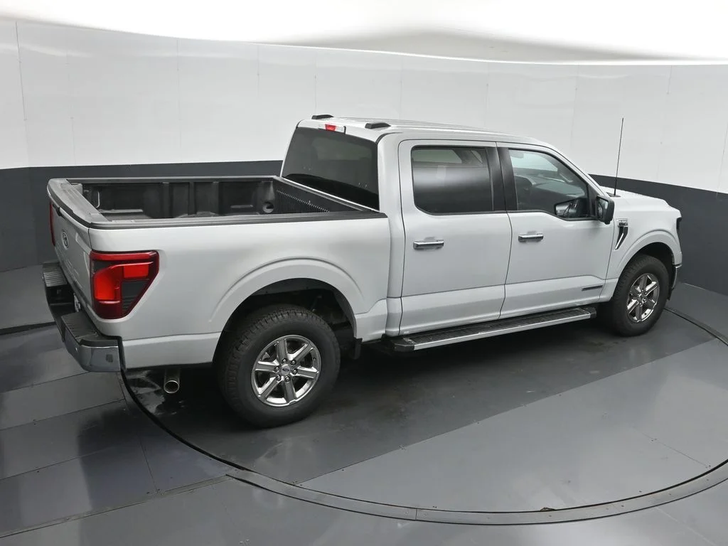Used 2024 White Ford XLT image 27
