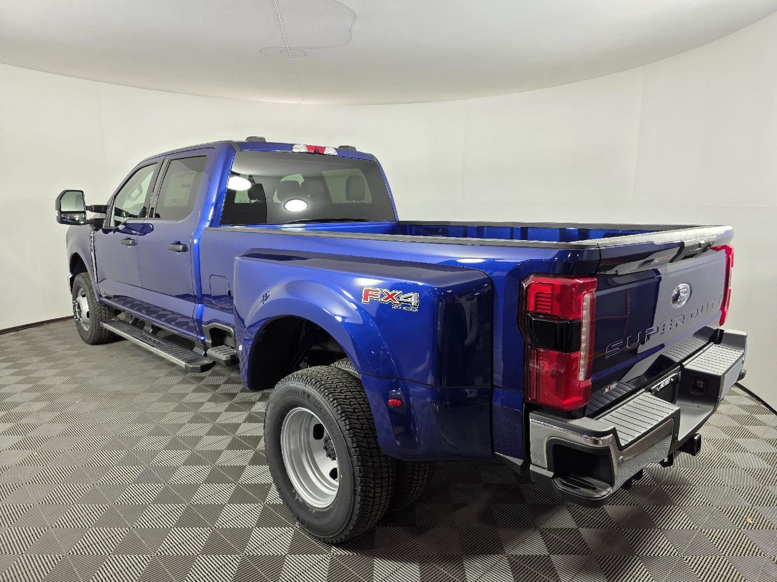 New 2026 Argon Blue Ford XLT image 3