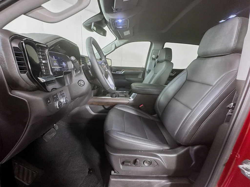 Used 2025 Red GMC SLT image 24