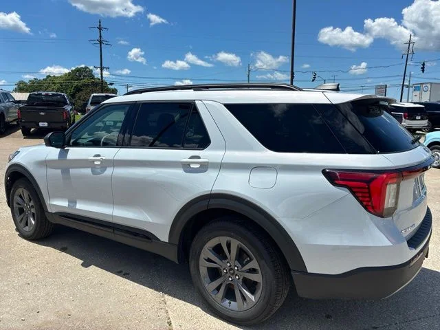New 2026 Space White Metallic Ford Active image 3