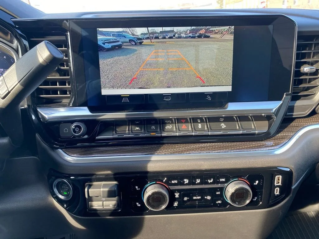 2025 Chevrolet Silverado 1500 LT - Photo 14
