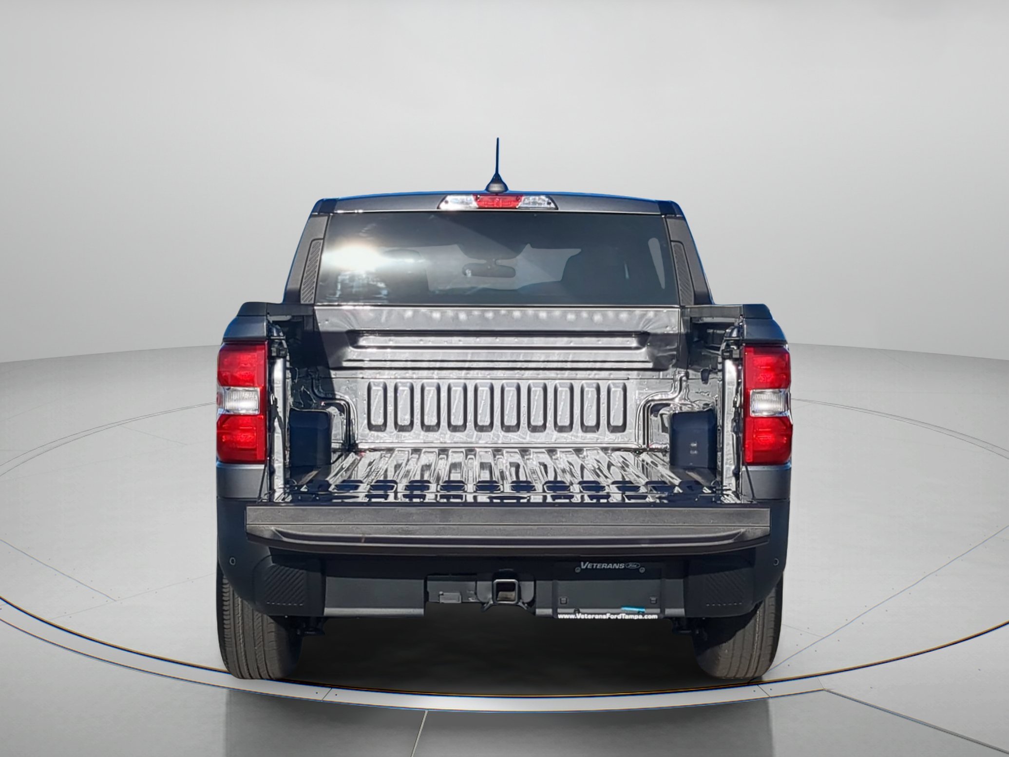 New 2026 Carbonized Gray Metallic Ford XLT image 43