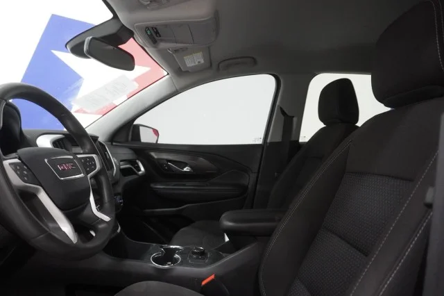 Used 2024  GMC SLE image 11