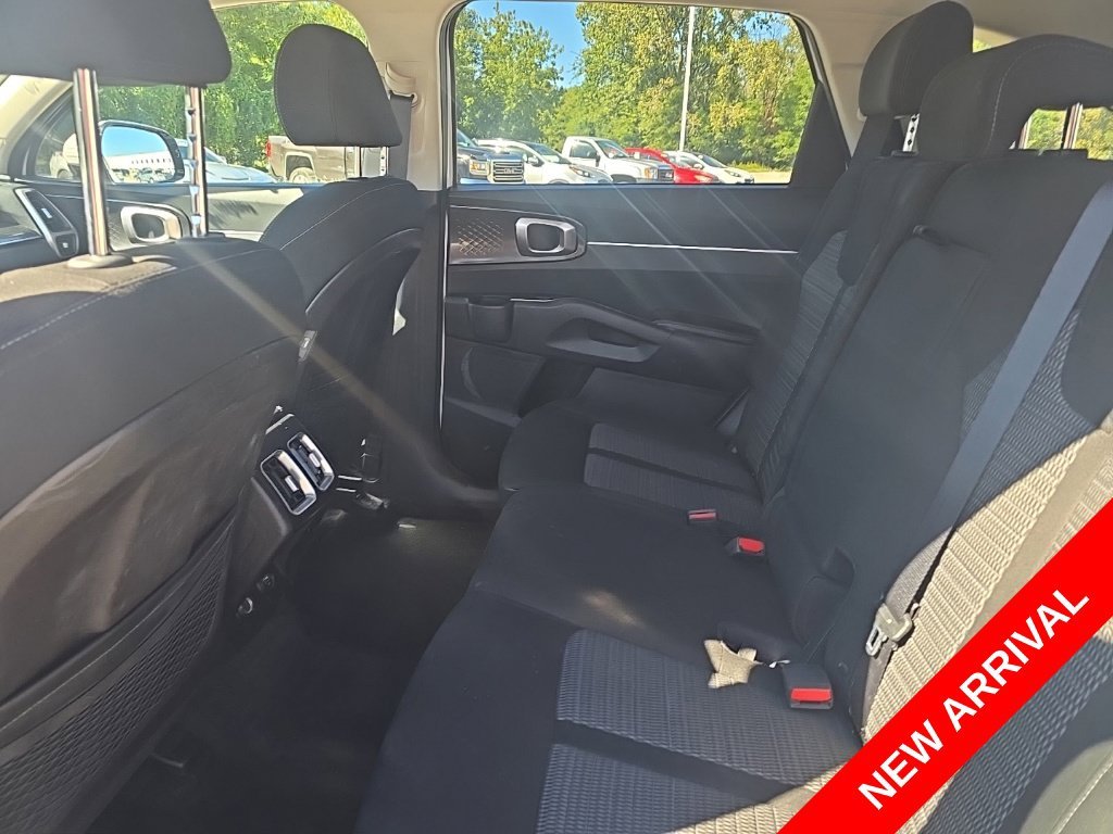 Used 2021  Kia LX image 6