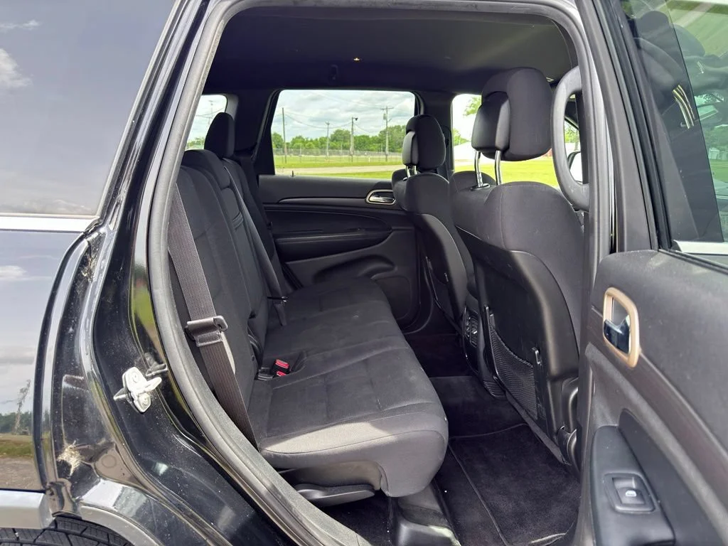 Used 2017 Black Jeep Laredo image 30