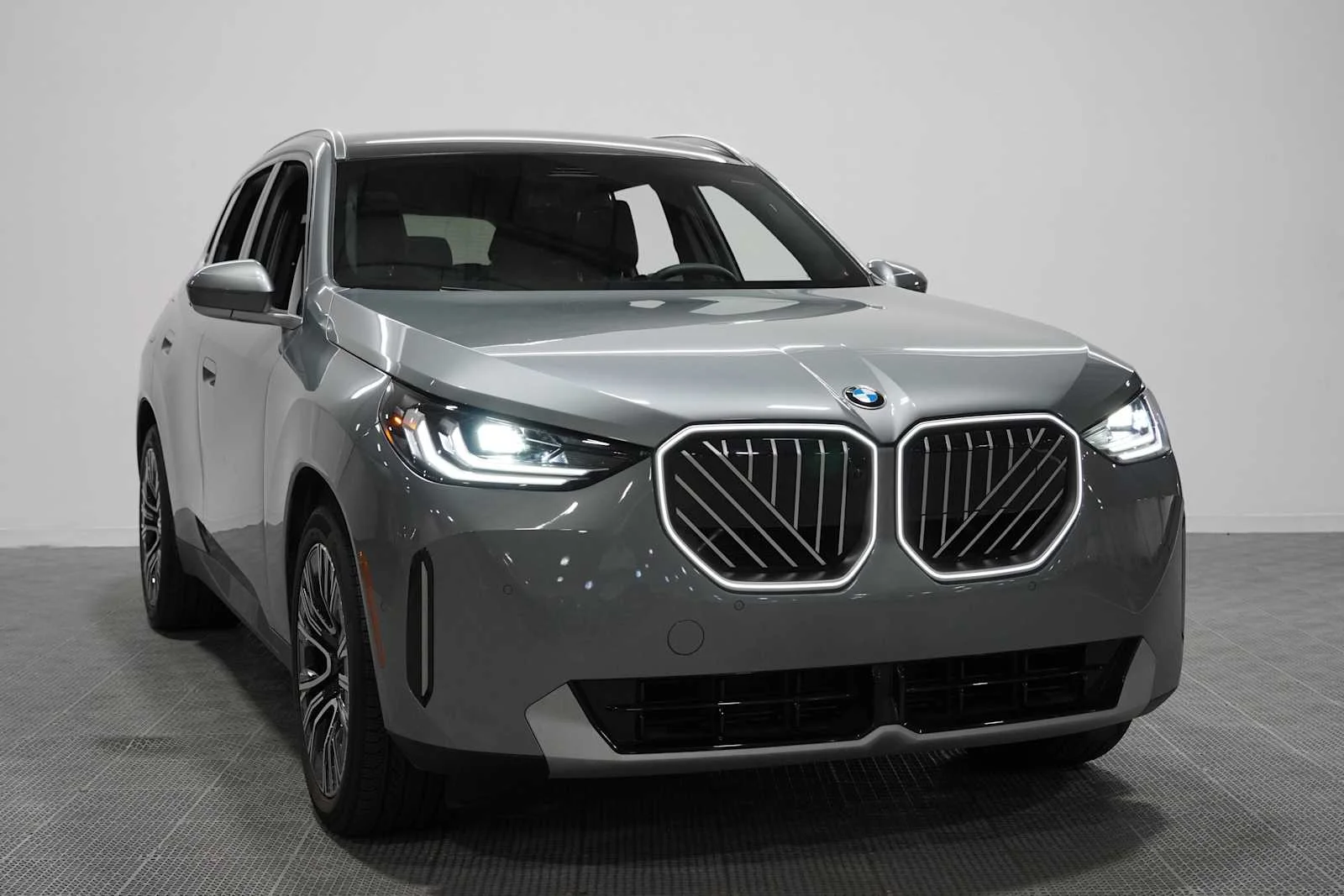 Certified Used 2026 Skyscraper Grey Metallic BMW 30 xDrive image 3