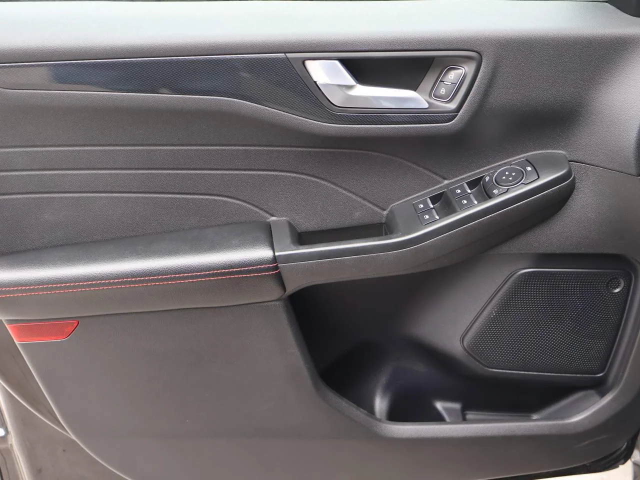 2024 Ford Escape ST-Line - Photo 8