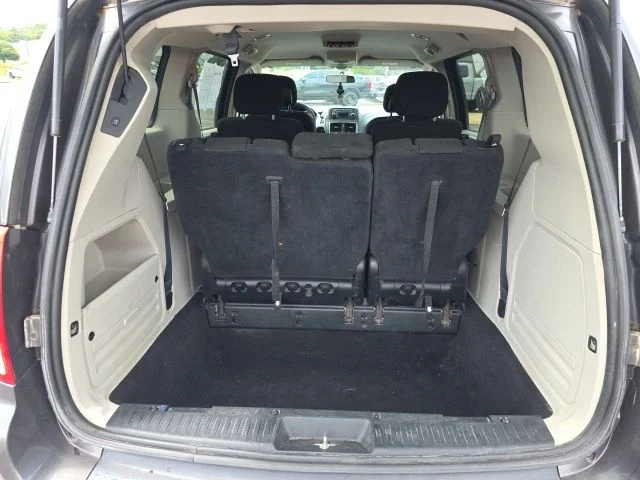 Used 2016 Gray Dodge SXT image 11