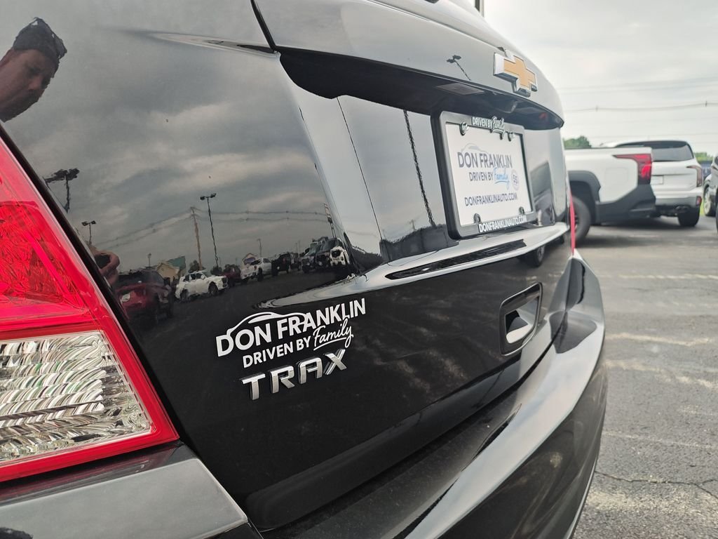 Used 2022 Black Chevrolet LS image 27
