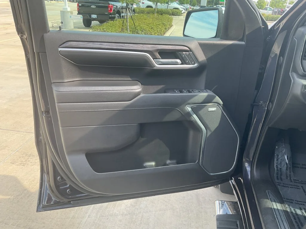 Used 2022 Gray Chevrolet LTZ image 10
