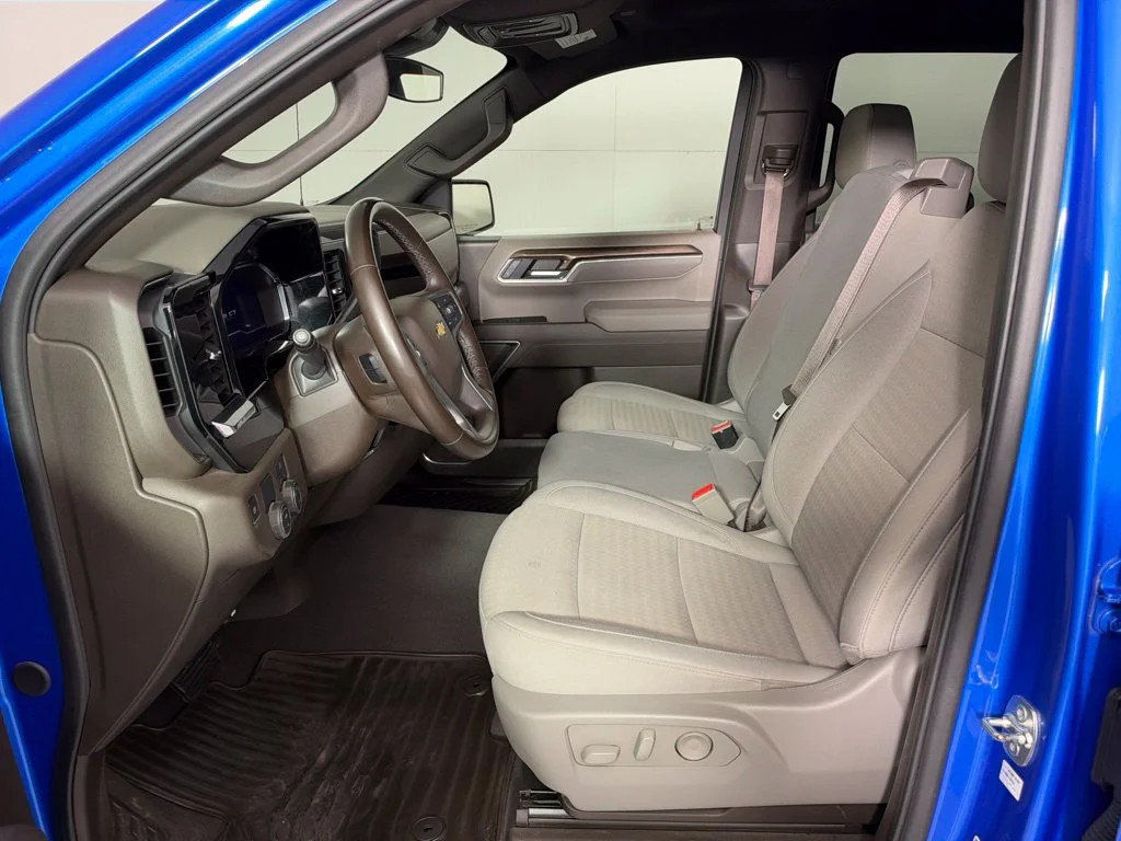 Used 2025 Blue Chevrolet LT image 26