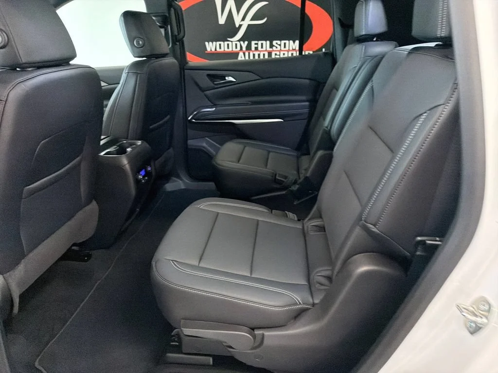 New 2027 Summit White Chevrolet LT image 14
