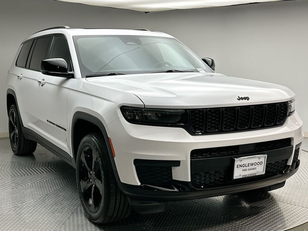 Used 2025 Bright White Clearcoat Jeep Altitude X image 15