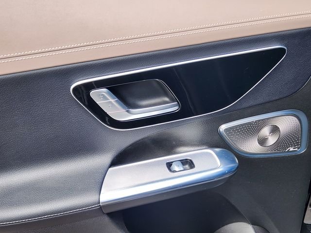 Certified Used 2023  Mercedes-Benz 500 SUV image 15