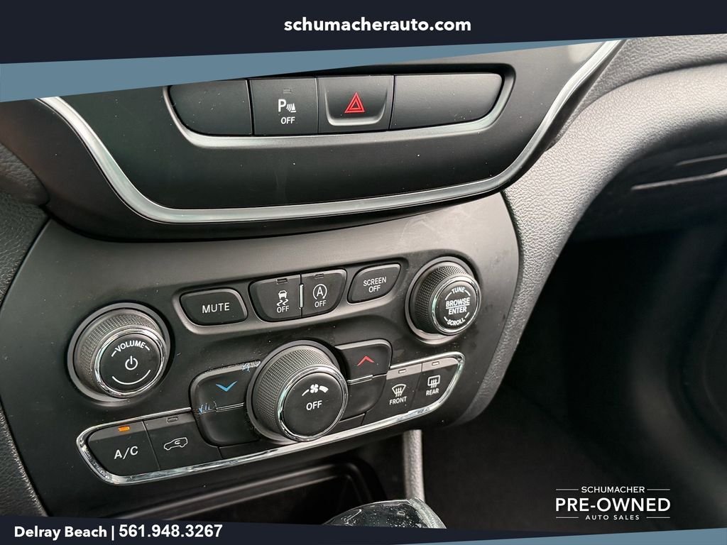 Used 2020 Black Jeep Latitude Plus image 21