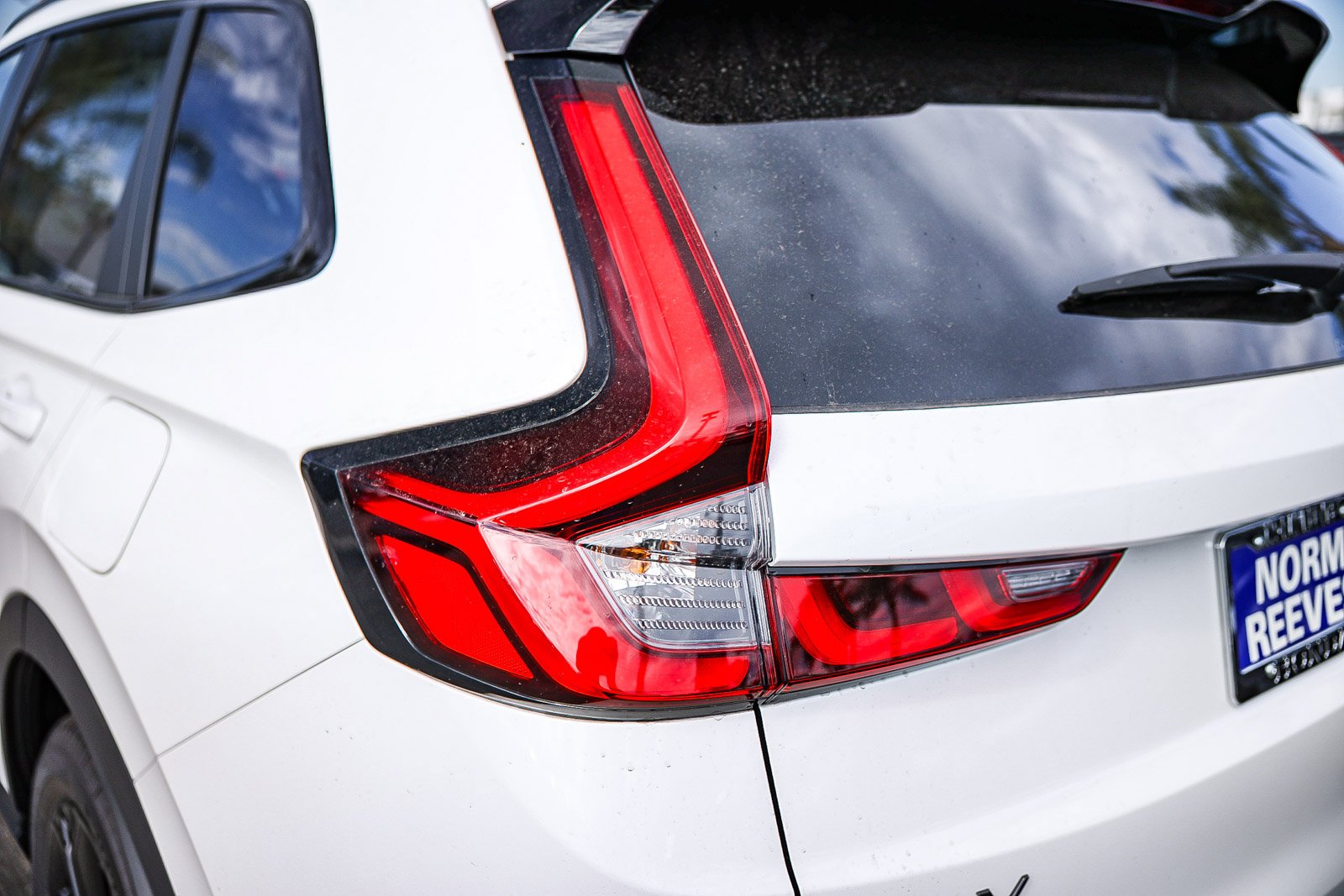 New 2027 Platinum White Pearl Honda Sport Touring AWD image 7
