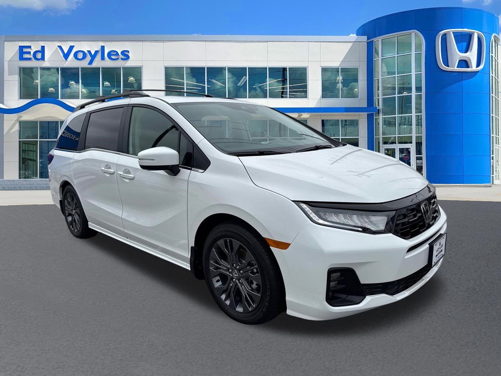 2026 Honda Odyssey Touring's photo