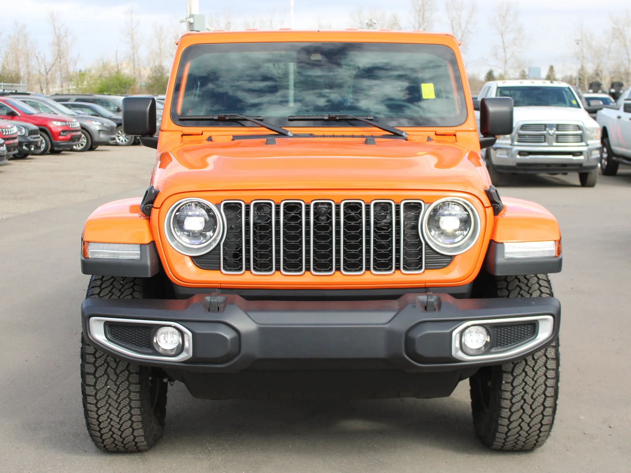 Certified Used 2025 joose Jeep Sahara * V6 | McKinley Leather Seats | Trailer Tow Group | Apple CarPlay | Alpine | Adaptive Cruise image 10
