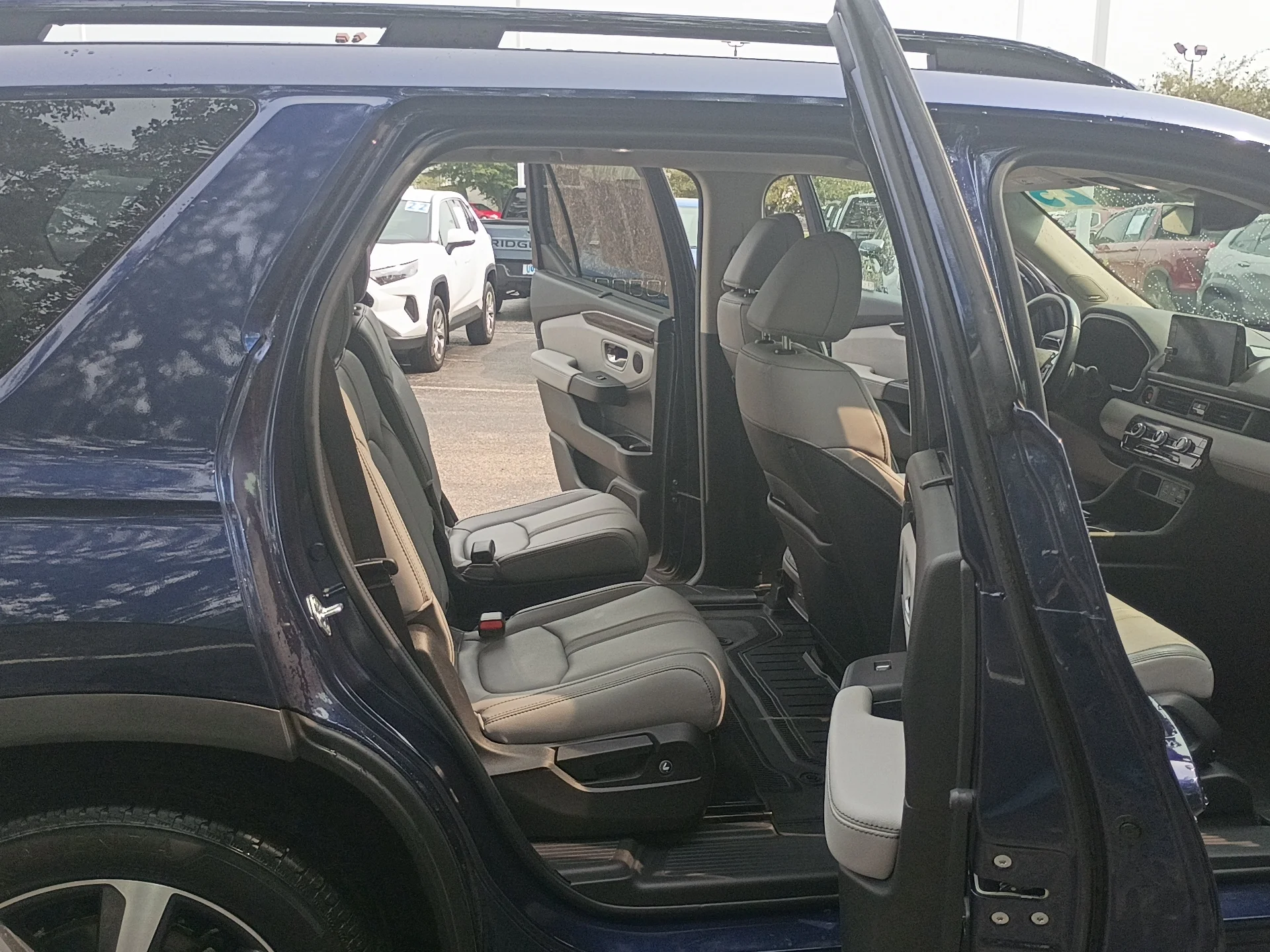 Certified Used 2023 Obsidian Blue Pearl Honda Touring image 17