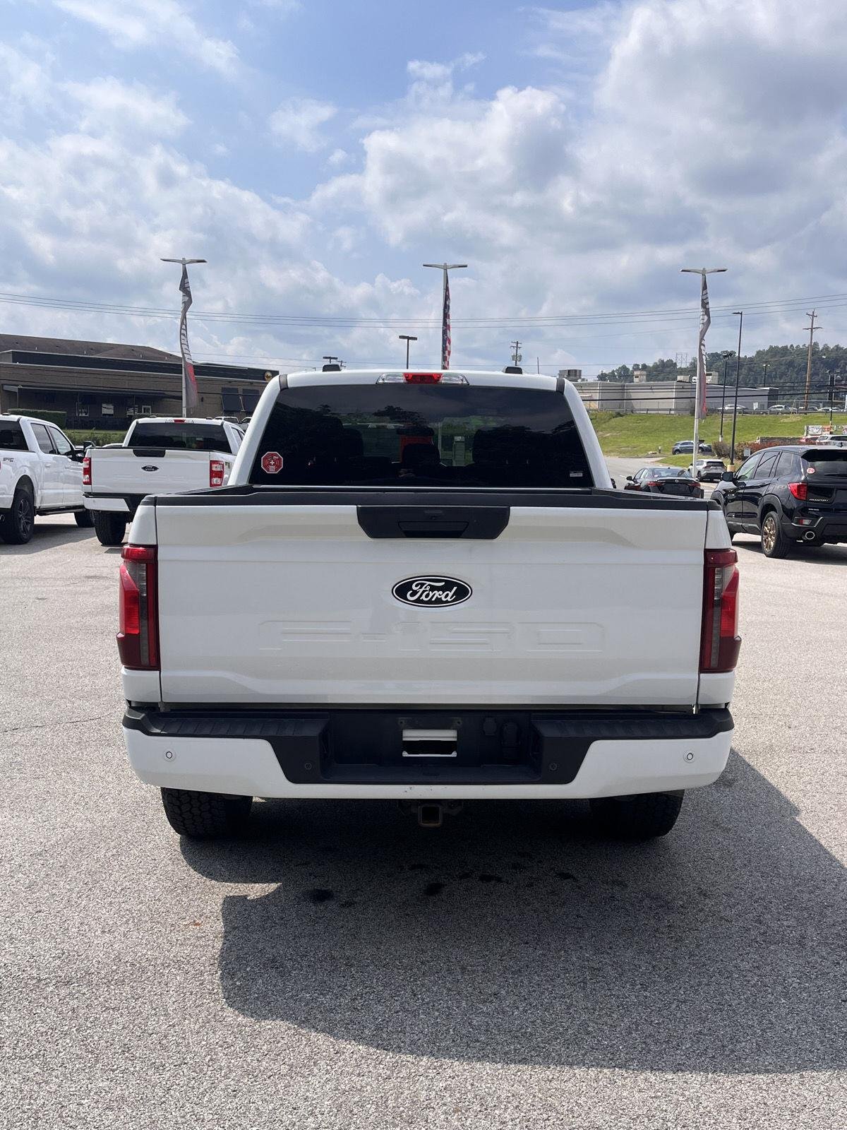 Used 2025 Oxford White Ford XLT image 5