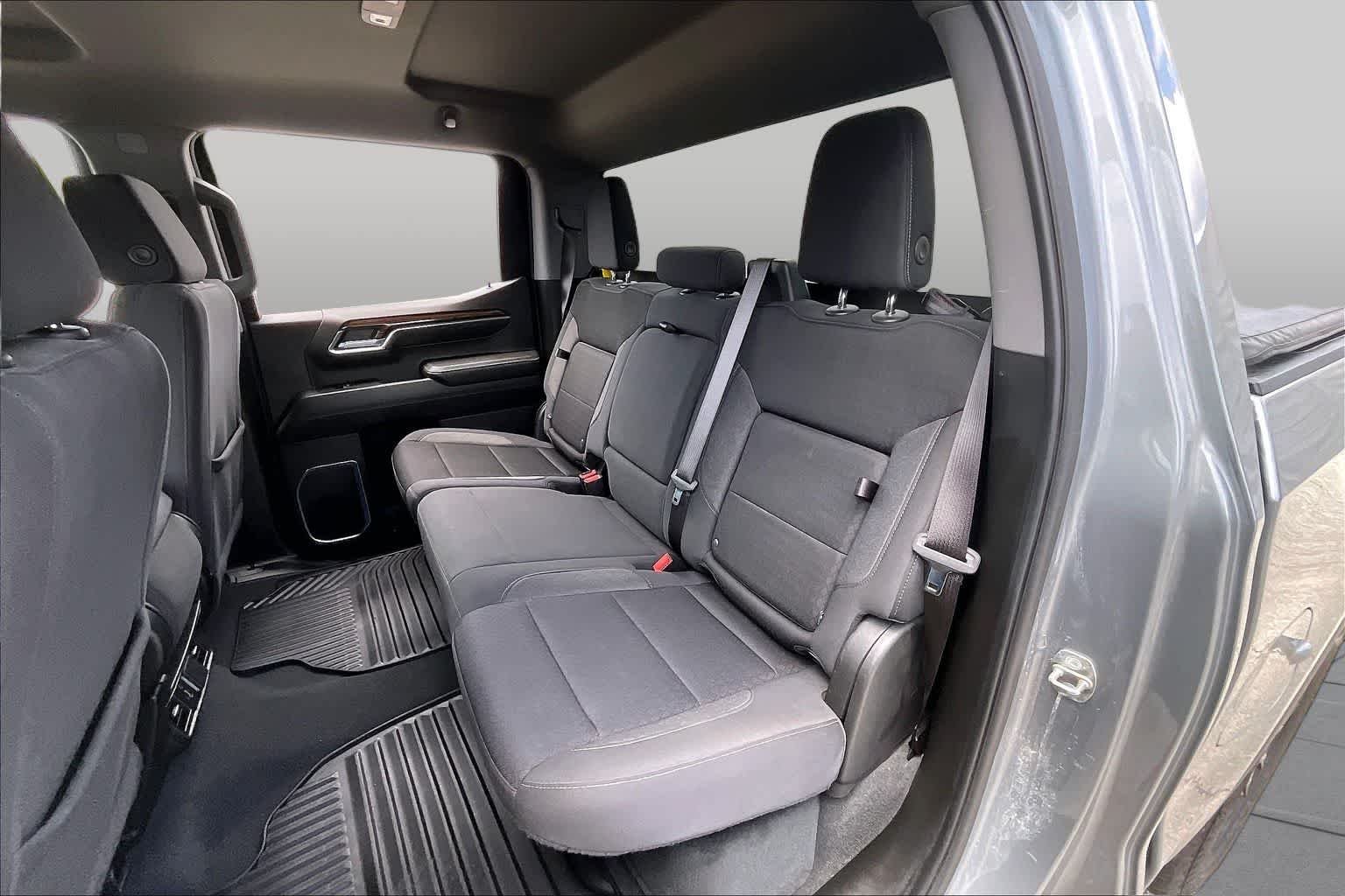 Used 2024 Sterling Metallic GMC Elevation image 17