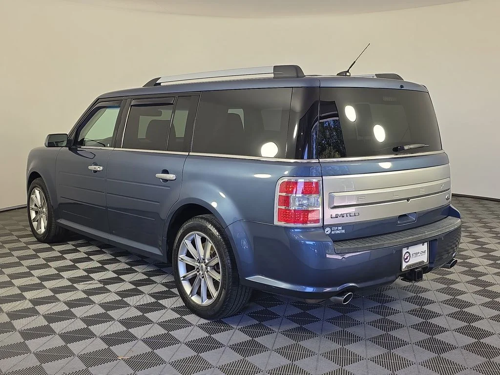 Used 2018 Blue Ford Limited image 5