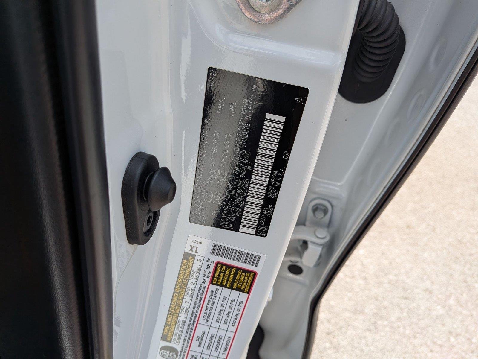 Used 2022 Wind Chill Pearl Toyota Platinum image 39