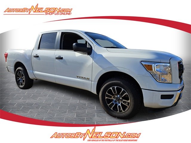 2023 Nissan Titan SV