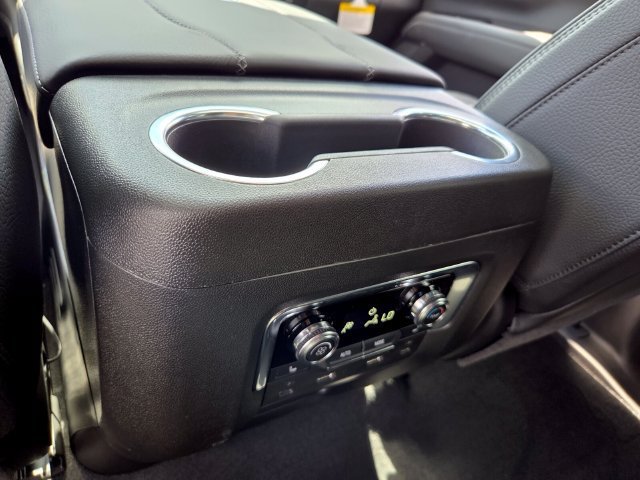 2026 GMC Yukon Denali - Photo 24