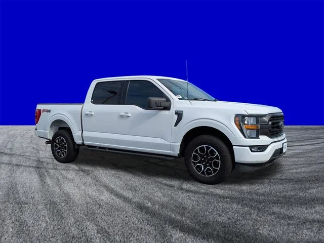 Certified Used 2023 Oxford White Ford XLT image 2