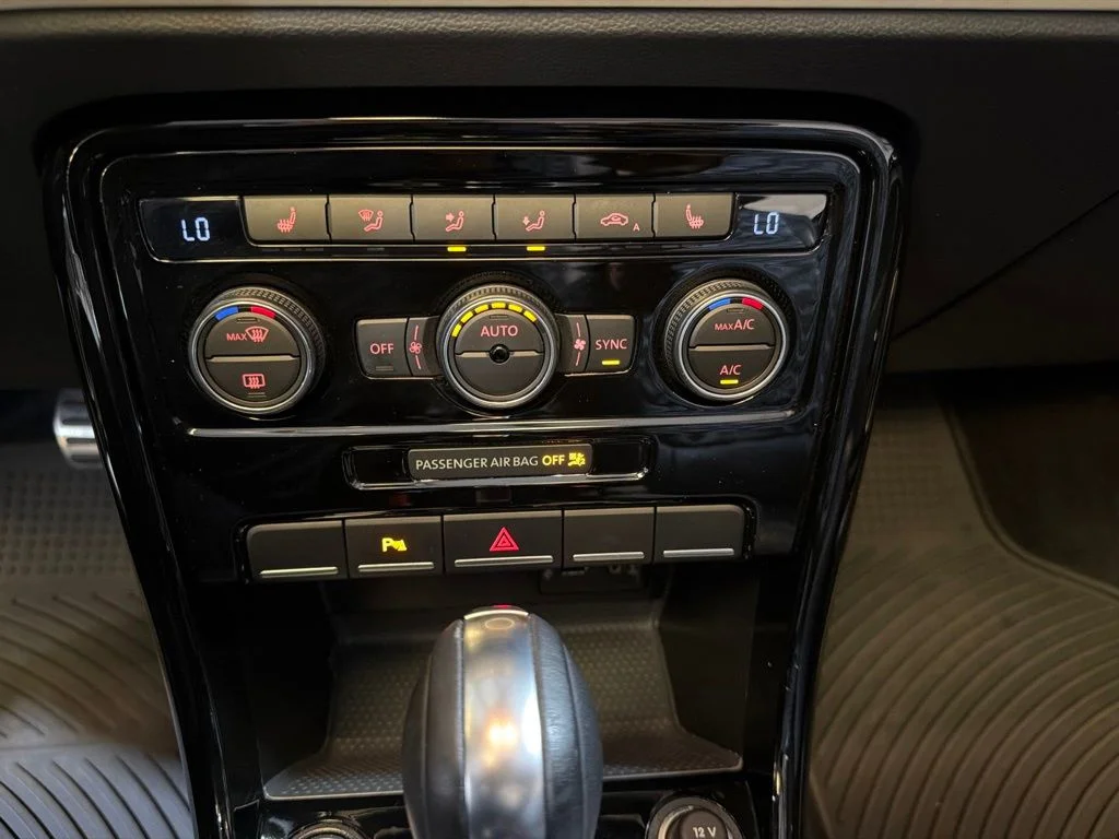 Used 2019 Black Volkswagen 2.0T Final Edition SEL image 19