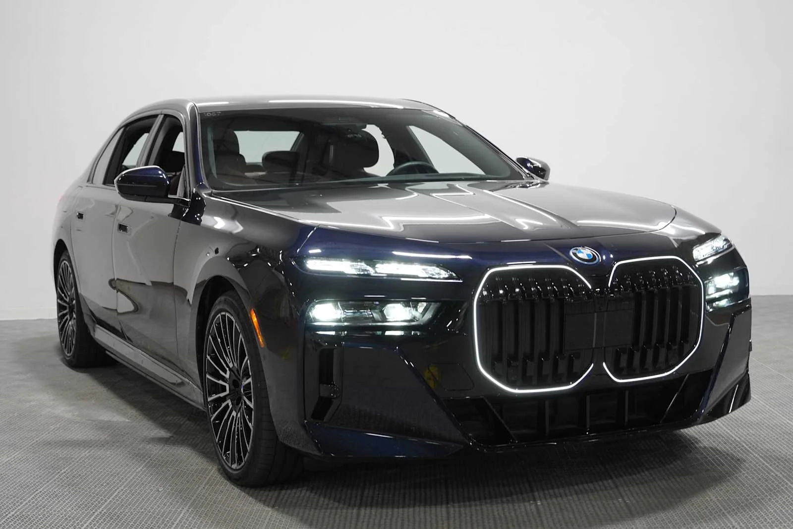 Used 2025 Carbon Black Metallic BMW 750e xDrive image 3